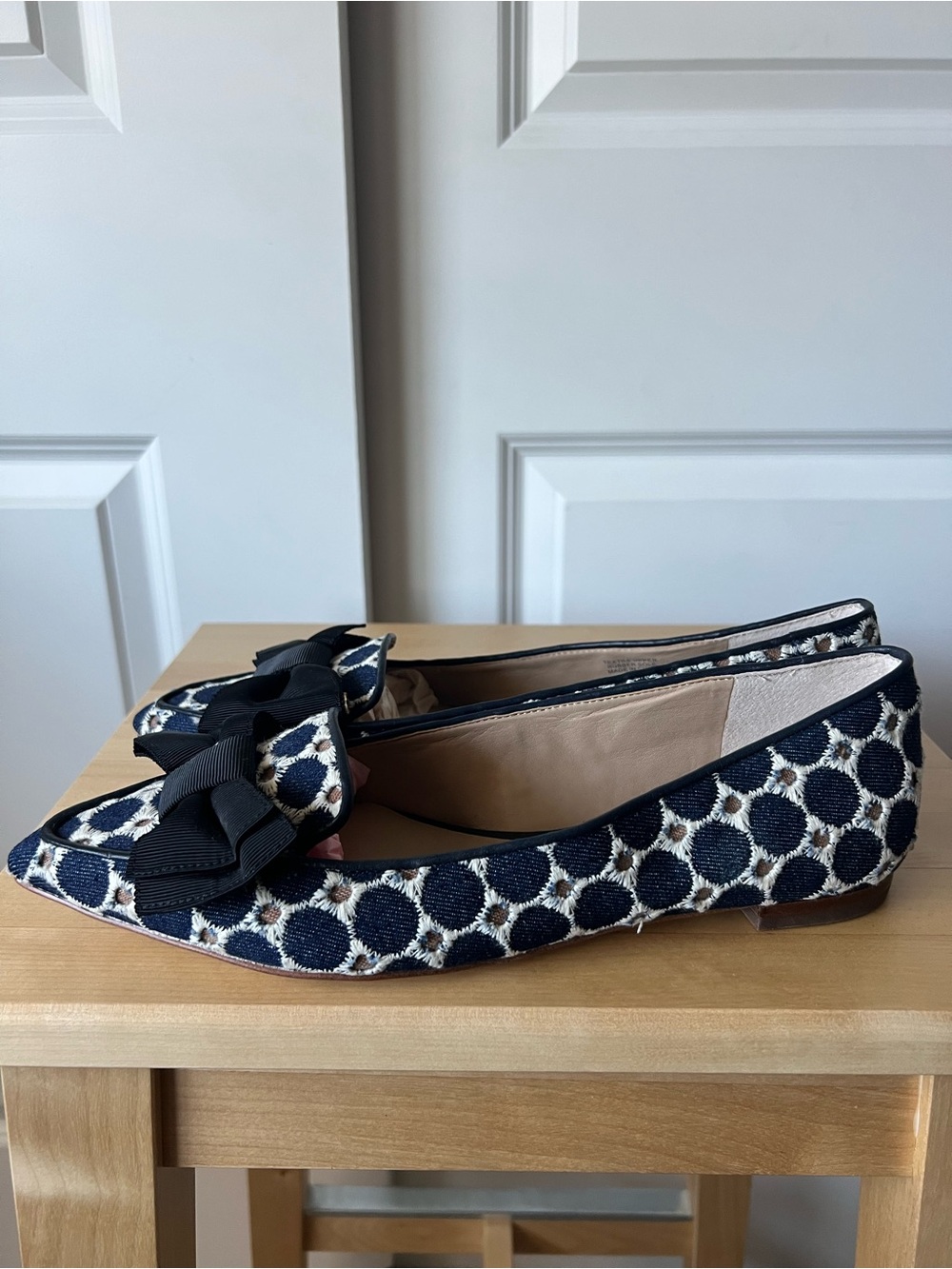 New Ann Taylor Navy and White Polka Dot Bow Flats
